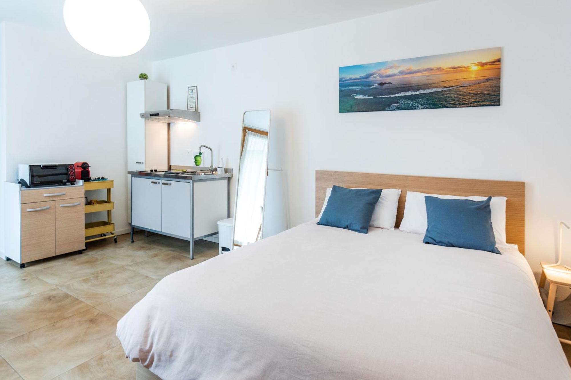 Апартаменты Easy Flat Vezia, Indipendent Entrance, Free Parking Лугано Номер фото